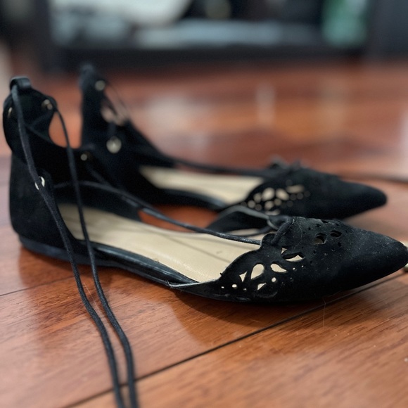 Black Aldo flats with wrap around ties - Picture 6 of 8